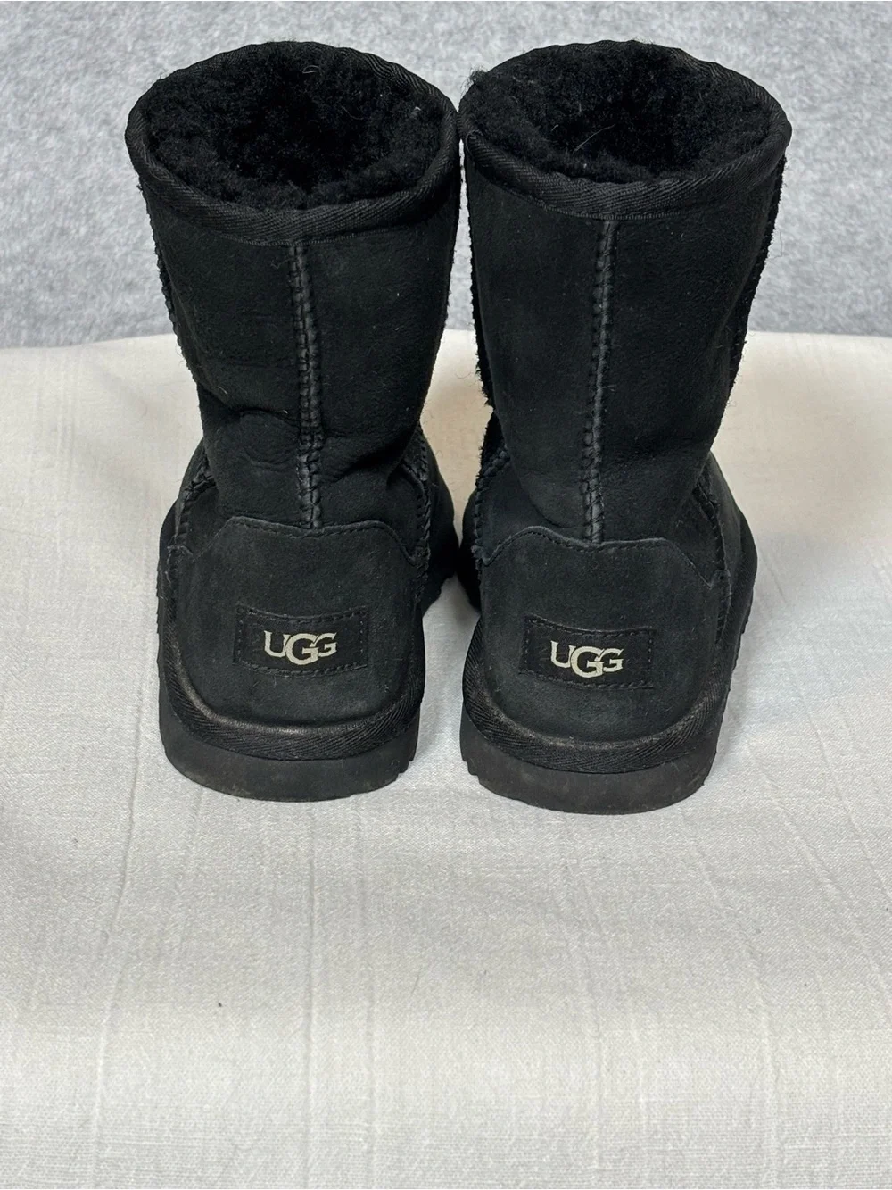 UGG Classic Short II Sheepskin-Lined Suede Boots-Black-Girls Size 4